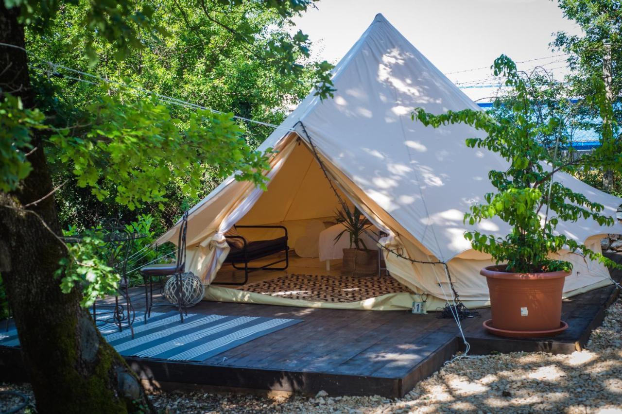 Rock Oak Camping 2 Imotski Ngoại thất bức ảnh
